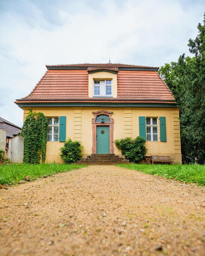 ホテル Kavaliershaus Krumke - Gaestehaus Im Schlosspark - Schluesselbox - Kein Tv エクステリア 写真