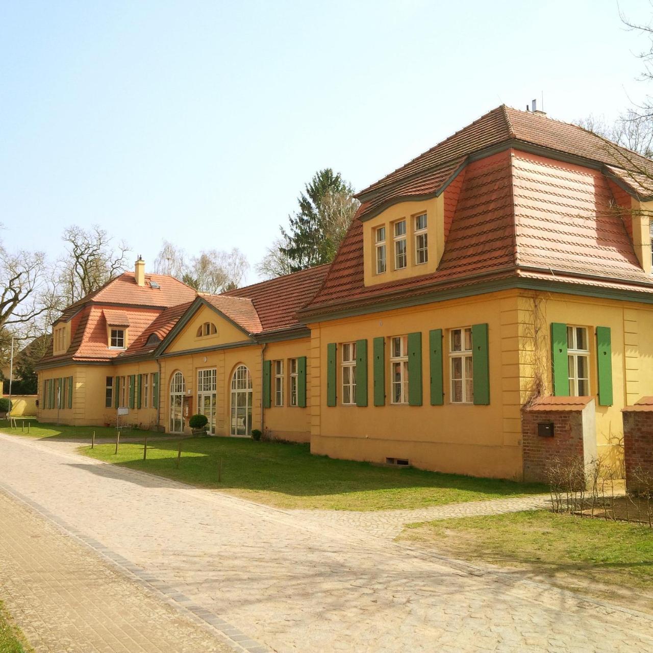 ホテル Kavaliershaus Krumke - Gaestehaus Im Schlosspark - Schluesselbox - Kein Tv エクステリア 写真